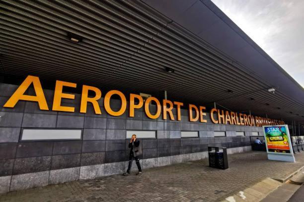 Station 64 A1 Bruxelles-Charleroi-Airport Villa Eksteriør bilde